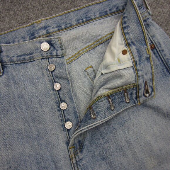 Levi's 501 Straight Leg Button Fly Light Wash Jeans Mens 35x32 Blue Denim Vtg - Picture 6 of 14